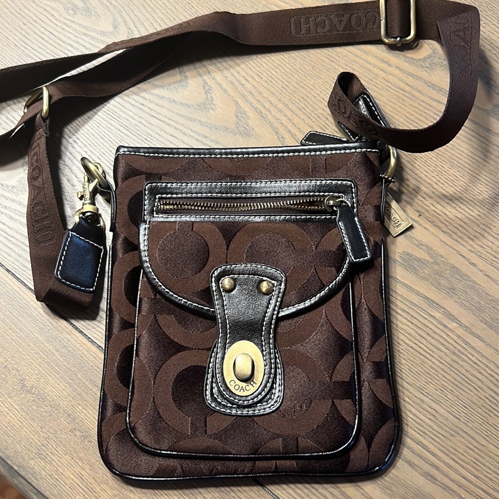 Coach crossbody in excellent condition